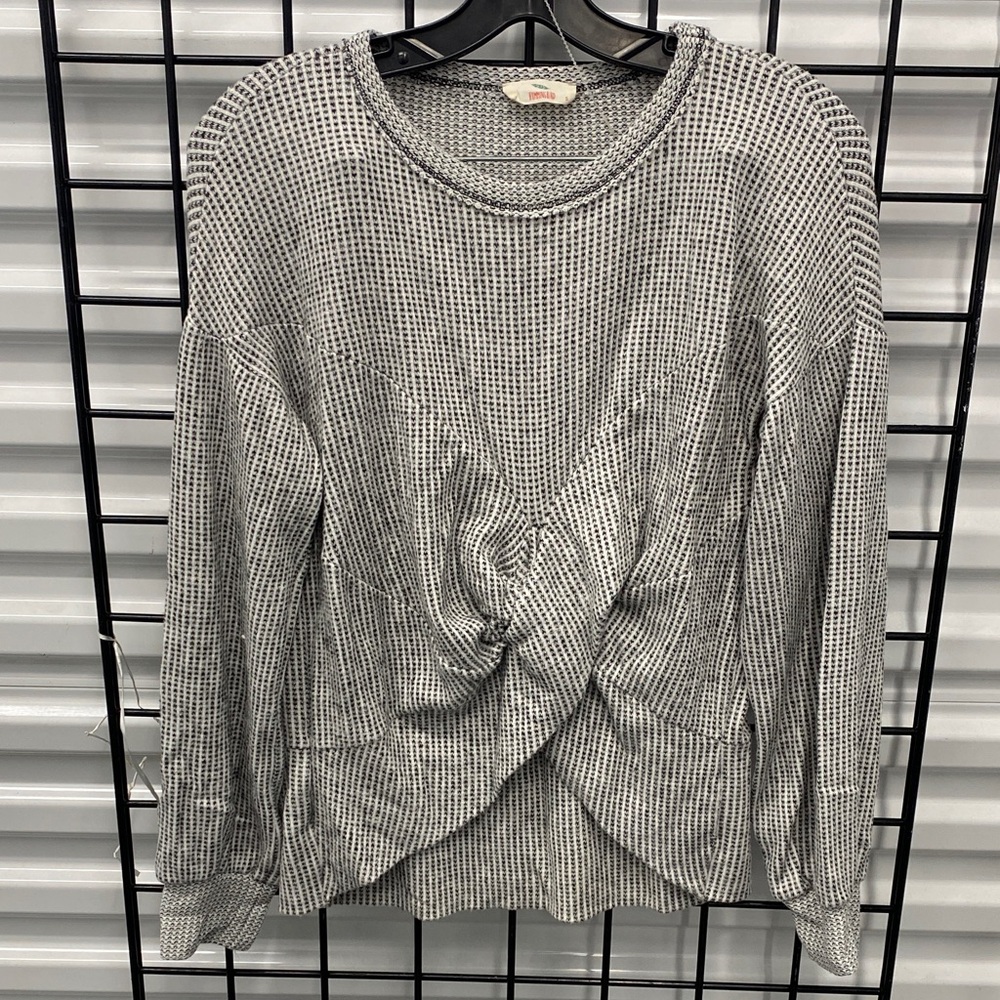 Hummingbird Gray Waffle Knit Twist-Front Long Sleeve Top